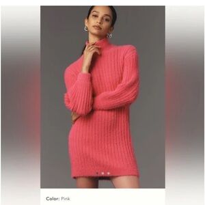 FLAT WHITE TURTLENECK JUMPER DRESS